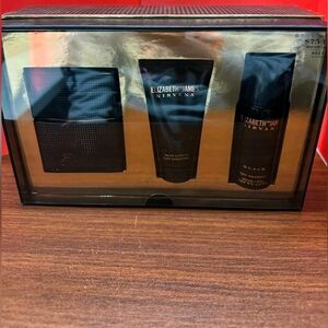 Elizabeth & James Nirvana Black Gift Set (1 oz Edp, Hand Lotion, Dry Shampoo)